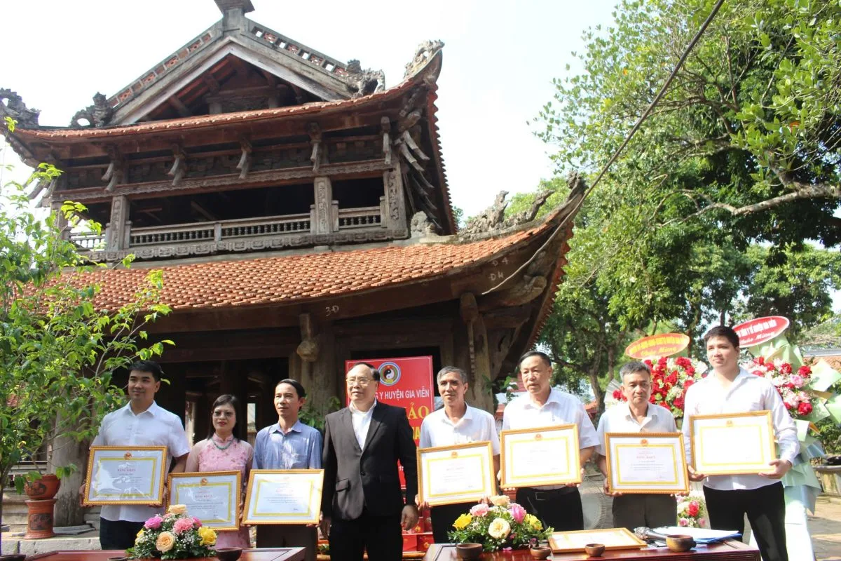 Bài kiểm tra học sinh giỏi lớp 9 môn Ngữ văn năm học 2021-2022 Phòng GD&ĐT Quảng Yên trường THCS Tiên An.