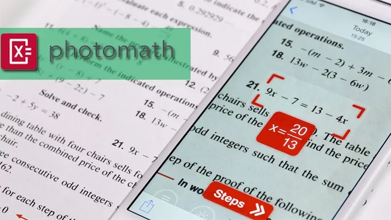 Một học sinh đang sử dụng ứng dụng Photomath để giải một bài toán trên điện thoại