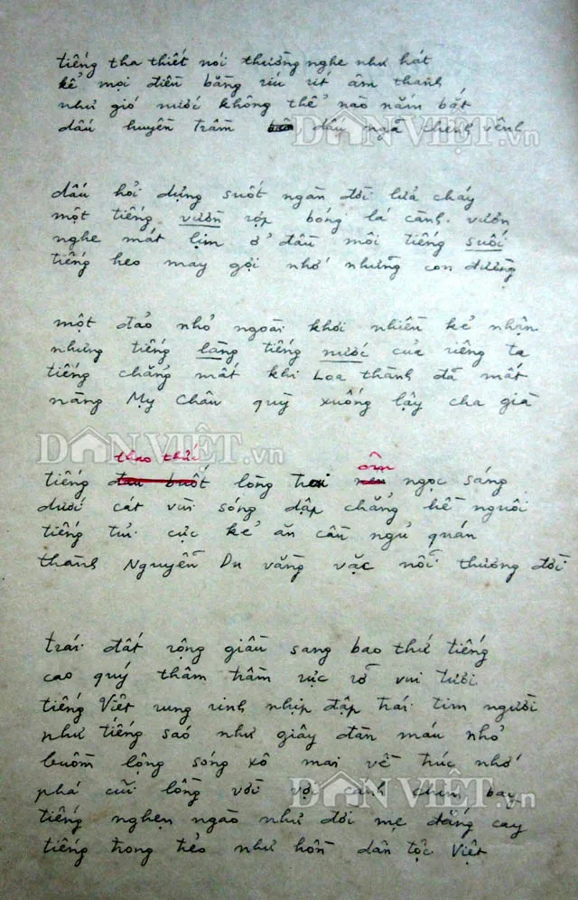 doc quyen: tiet lo ban thao bai tho “tieng viet” cua luu quang vu hinh anh 4