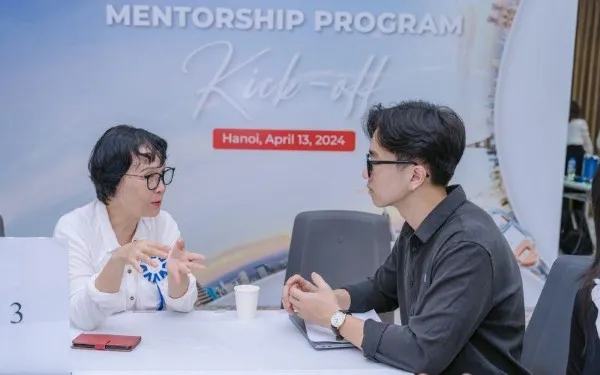 Buổi trao đổi chuyên môn giữa các chuyên gia và sinh viên tại trường đại học về xu hướng nghề nghiệp