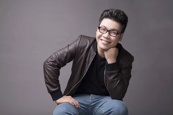 Chân dung nhà văn Hamlet Trương một nghệ sĩ đa tài của showbiz Việt