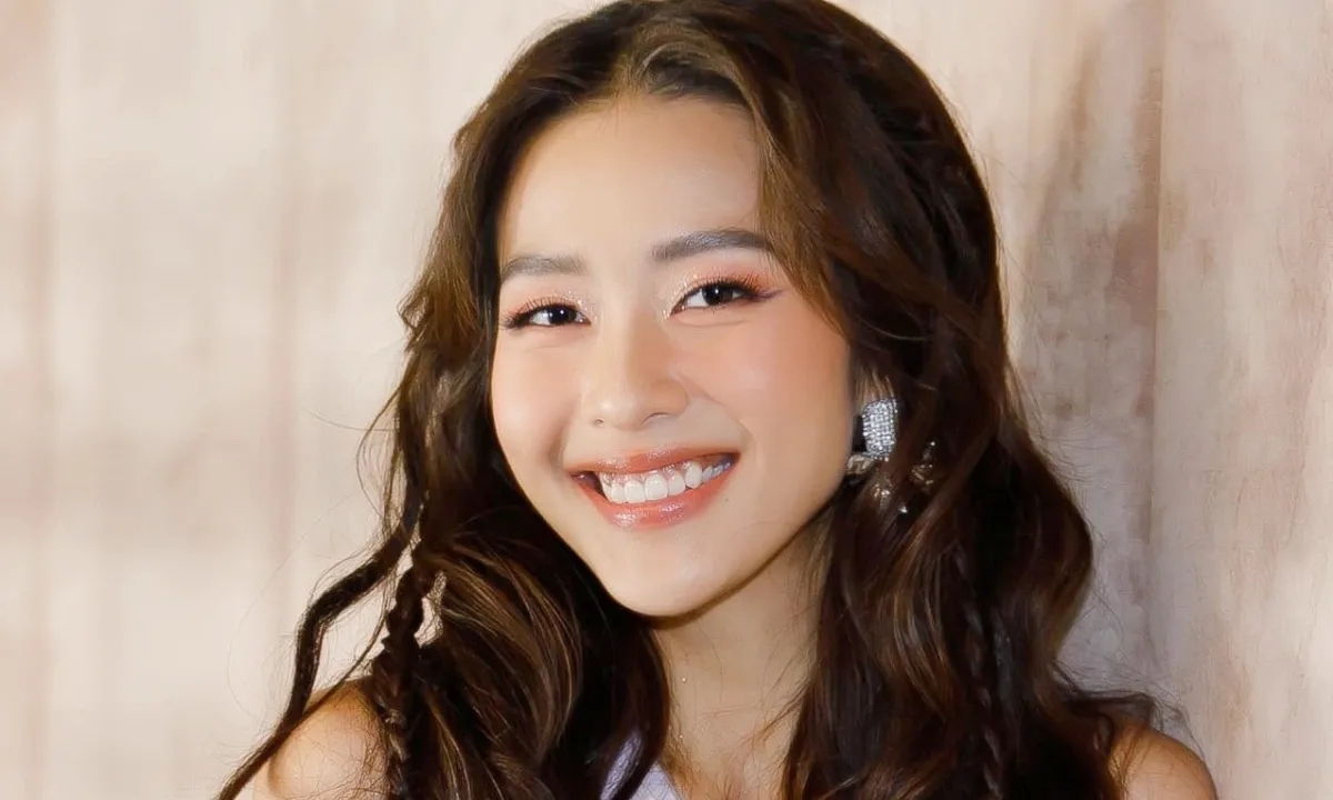 Cận cảnh vẻ đẹp sắc sảo của diễn viên Khả Ngân