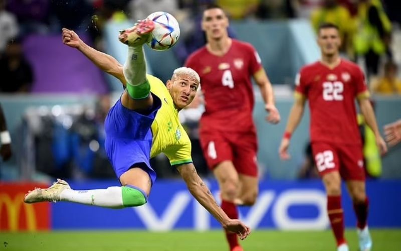 Siêu phẩm ngả bàn đèn ghi bàn ngoạn mục nhất vòng bảng kỳ World Cup 2026